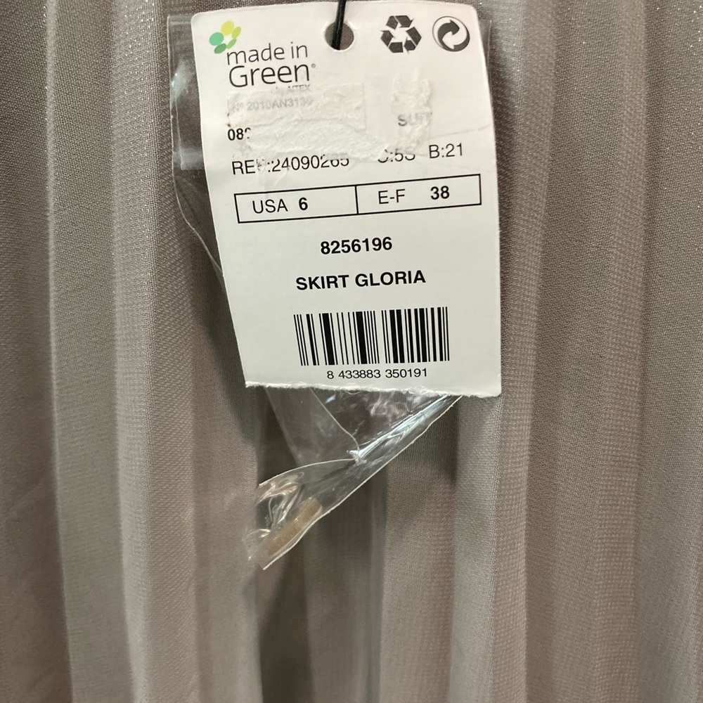 Made in Green
NWT Size 6 
Pewter pleaded skirts - Picture 3 of 7